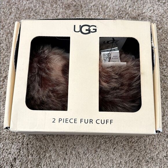 UGG Two Piece Fur Wrist Cuff Set - New in Gift Box
